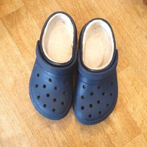 Crocs Unisex Lined Navy Blue Clogs  W9 M7